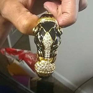 Selling a nice bracelet good condition out of Vogu